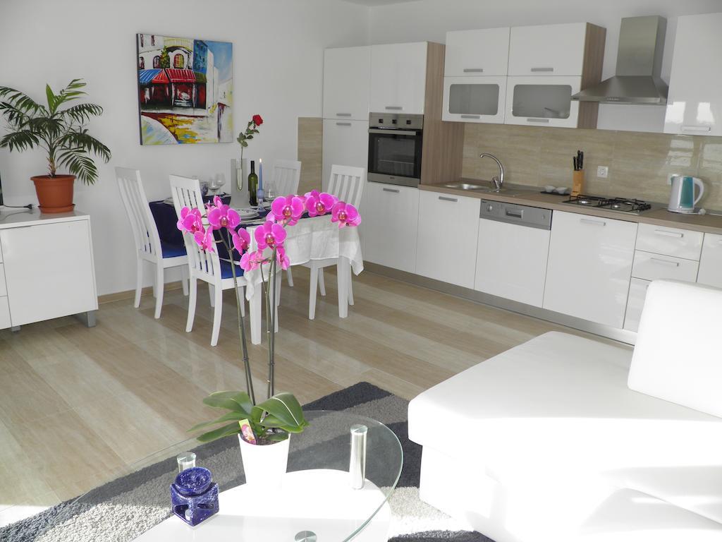 Apartments Perla Dinjiška Habitación foto